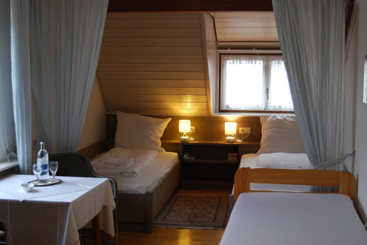 Gasthaus Zum Loewen - Restaurant Akropolis Hausach Room photo